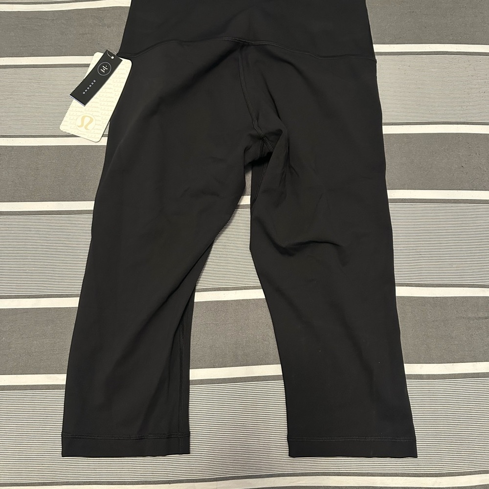 Lululemon Wunder Under Cropped Leggings - Picture 2 of 2